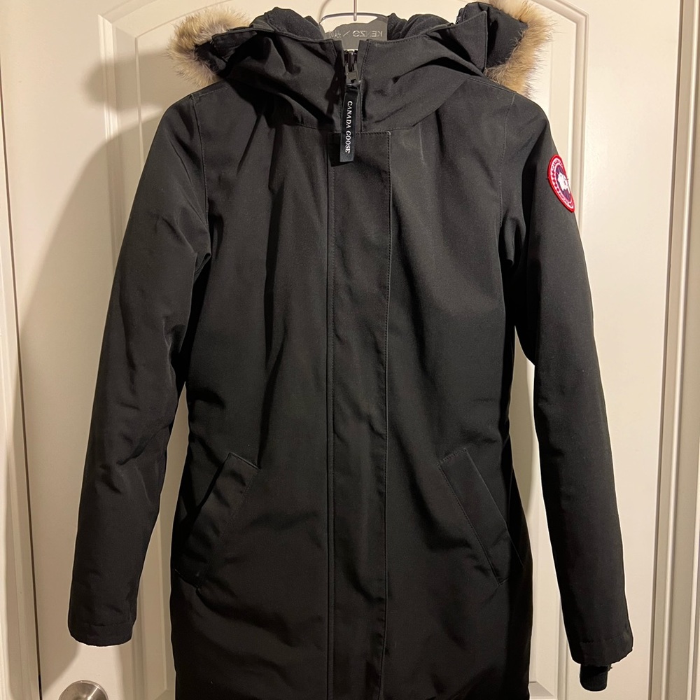 CANADA GOOSE VICTORIA PARKA WOMEN SIZE XS DUCK DOWN COYOTE FUR